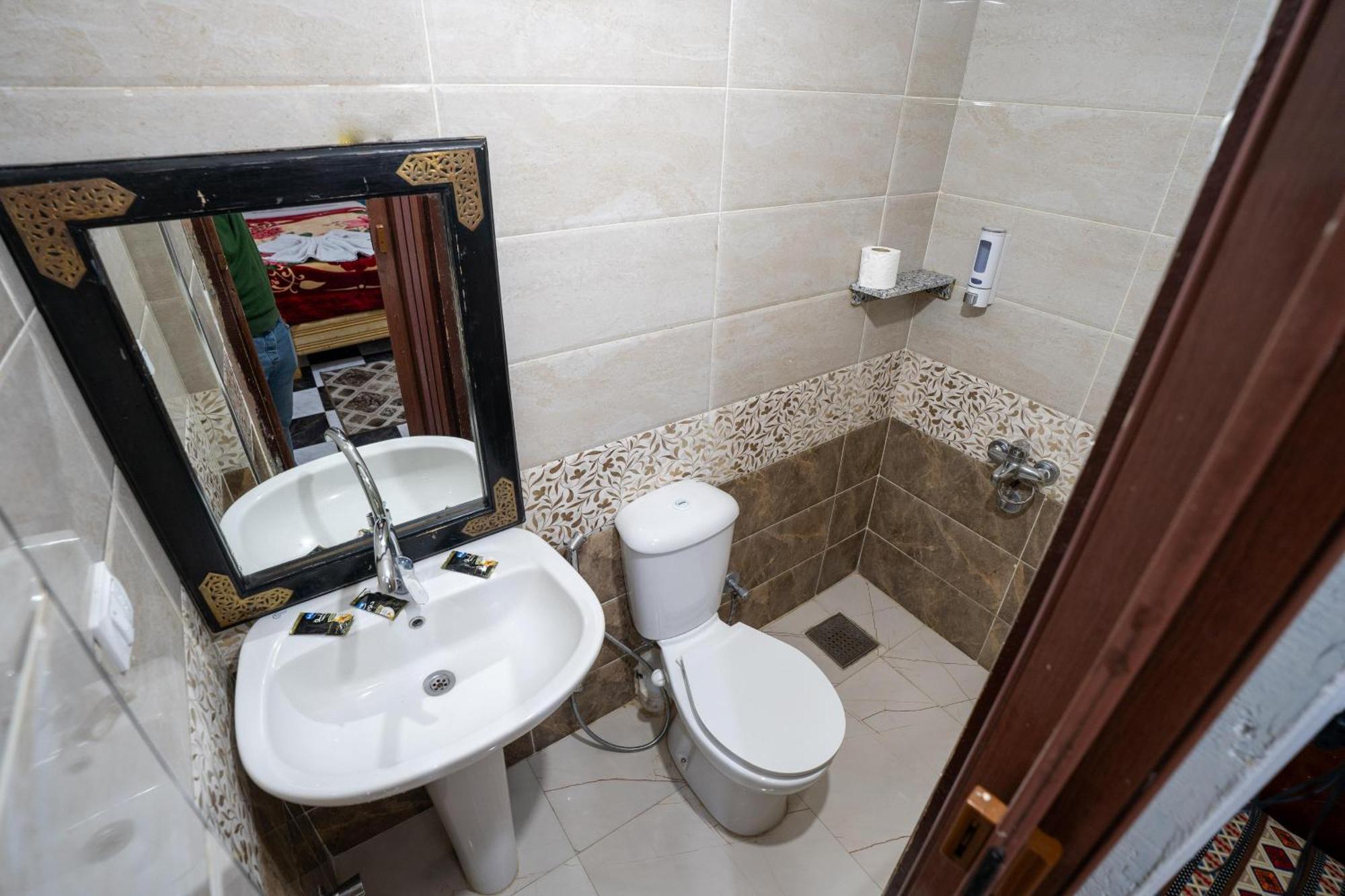 Venus Hotel Luxor 日本人 大歓迎 Ngoại thất bức ảnh